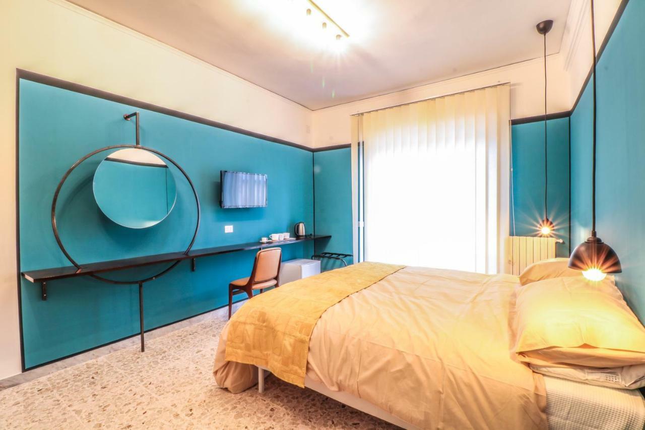 Le Stanze Di Virgilio Hotel เนเปิลส์ ภายนอก รูปภาพ