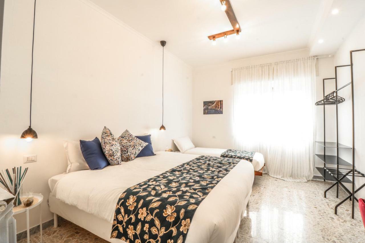 Le Stanze Di Virgilio Hotel เนเปิลส์ ภายนอก รูปภาพ
