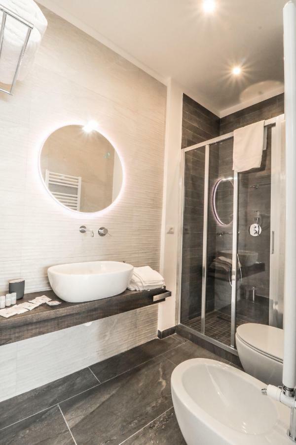 Le Stanze Di Virgilio Hotel เนเปิลส์ ภายนอก รูปภาพ